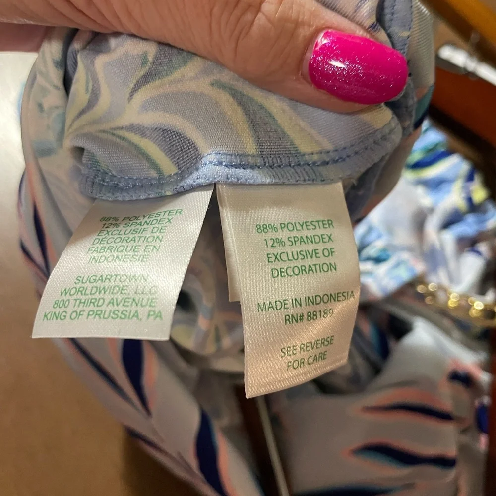Lilly Pulitzer Blue and Green Patterned Halter Top with chain detail Sz XS - Picture 7 of 7
